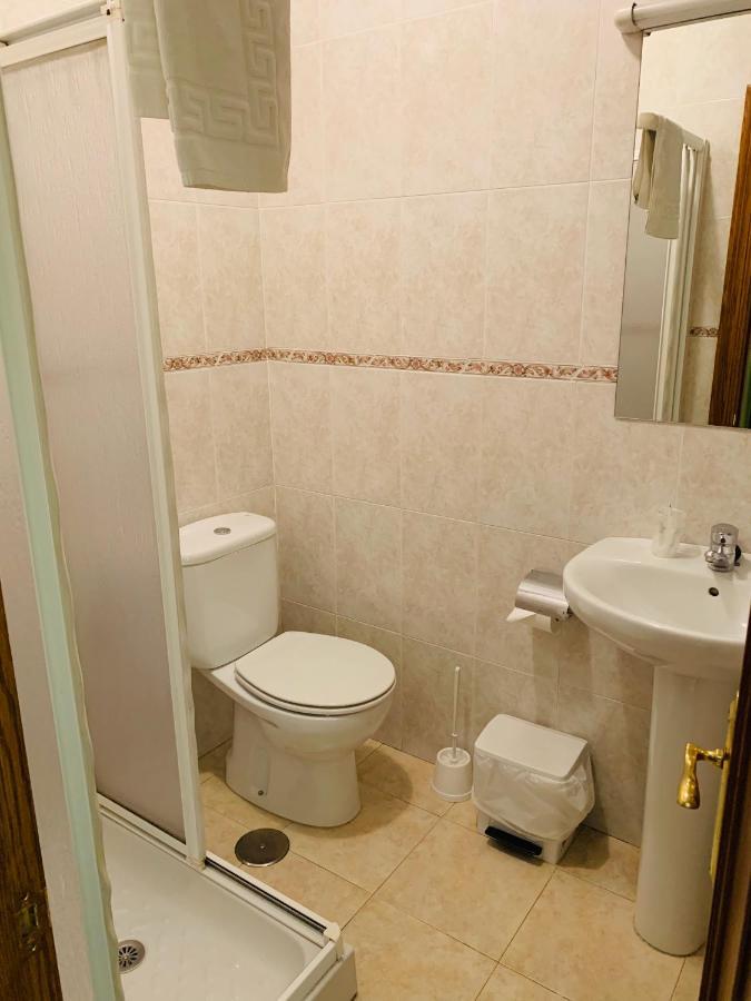Отель Hostal La Serna Потес Экстерьер фото