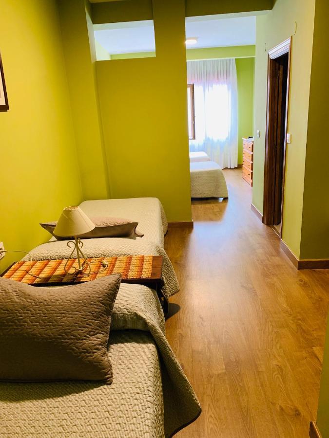 Отель Hostal La Serna Потес Экстерьер фото